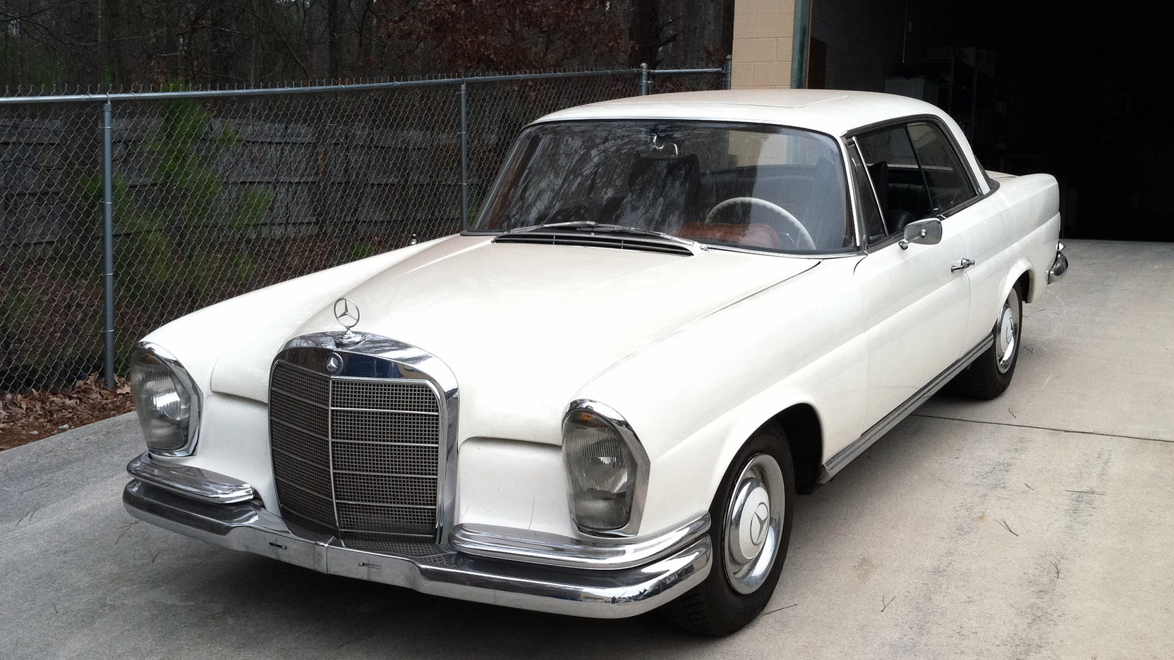 معرفی Mecum Auctions1966 Mercedes-Benz 220SE