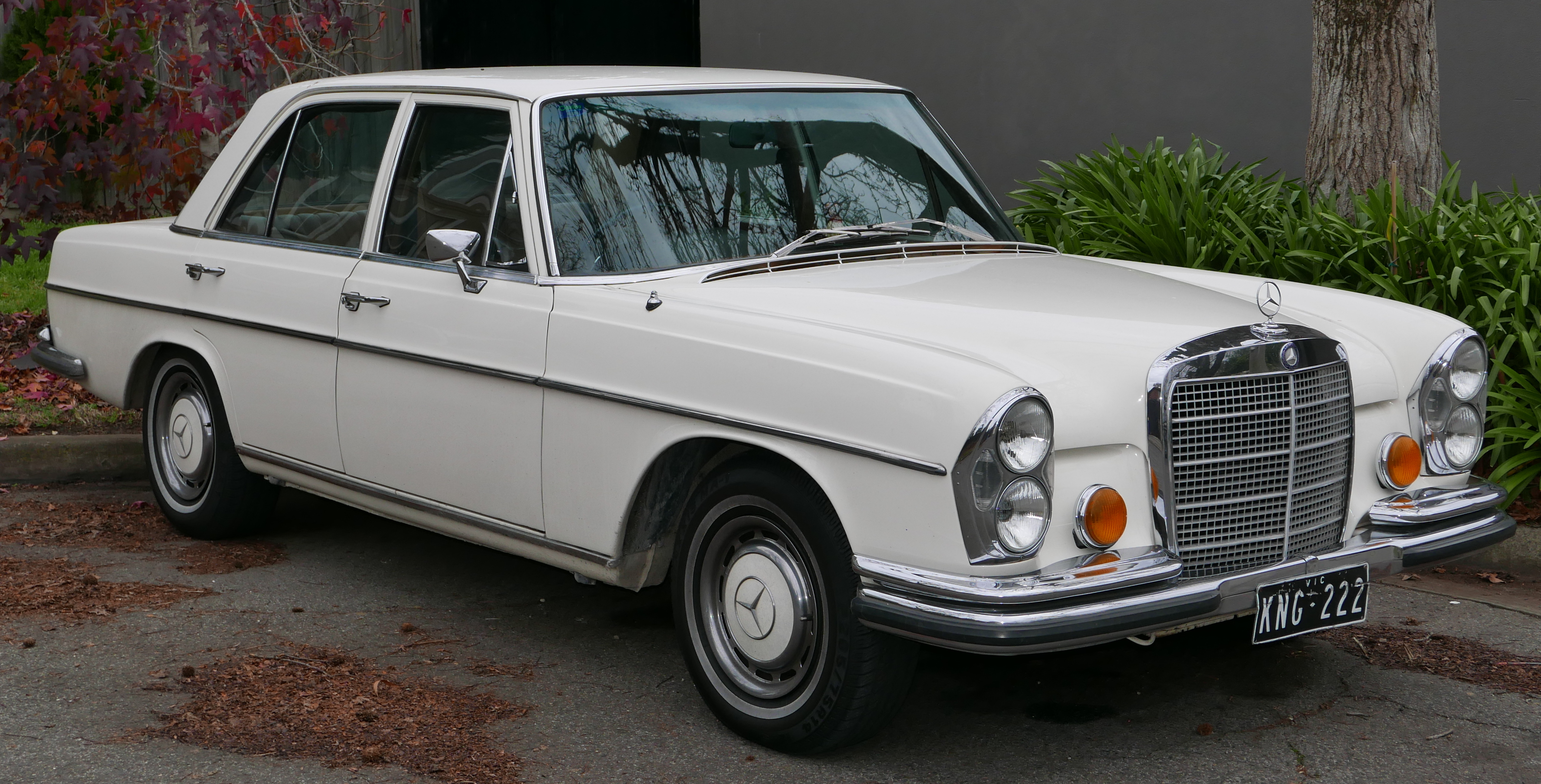 آشنایی با مرسدس بنز Mercedes-Benz W108/W109